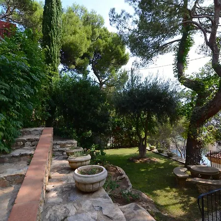 The In Has 5 Bedrooms Villa