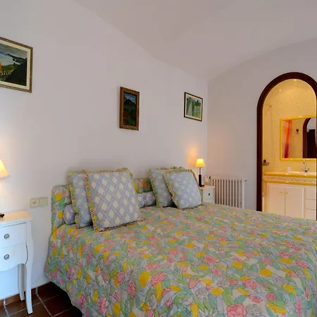 Villa The In Has 5 Bedrooms *