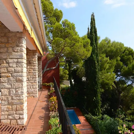 The In Has 5 Bedrooms Villa