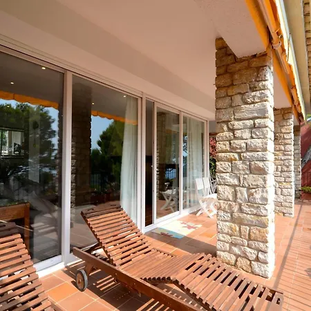 Villa The In Has 5 Bedrooms