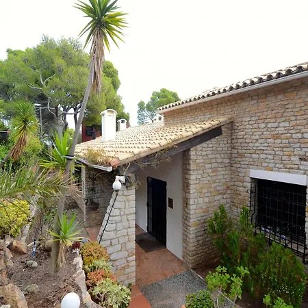 The In Has 5 Bedrooms