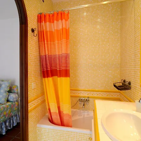 The In Has 5 Bedrooms Villa