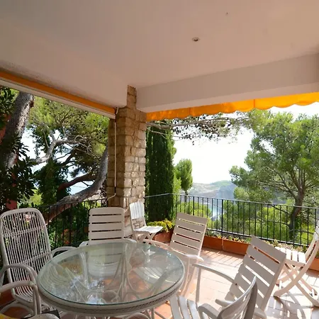 Villa The In Has 5 Bedrooms *